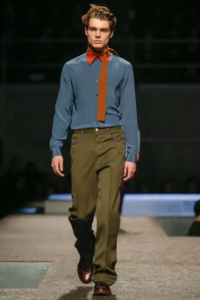 Look 4